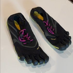 Vibram Five Fingers size 8
